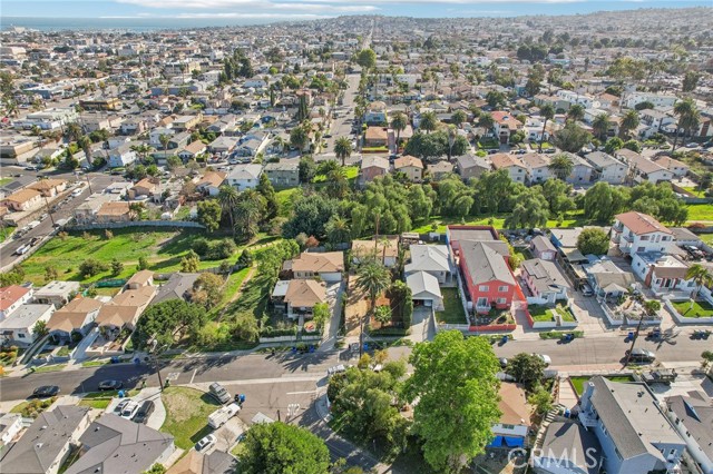 811 W Oliver Street, San Pedro CA: https://media.crmls.org/medias/36133c5d-0848-41a9-a438-97f0cc18d151.jpg