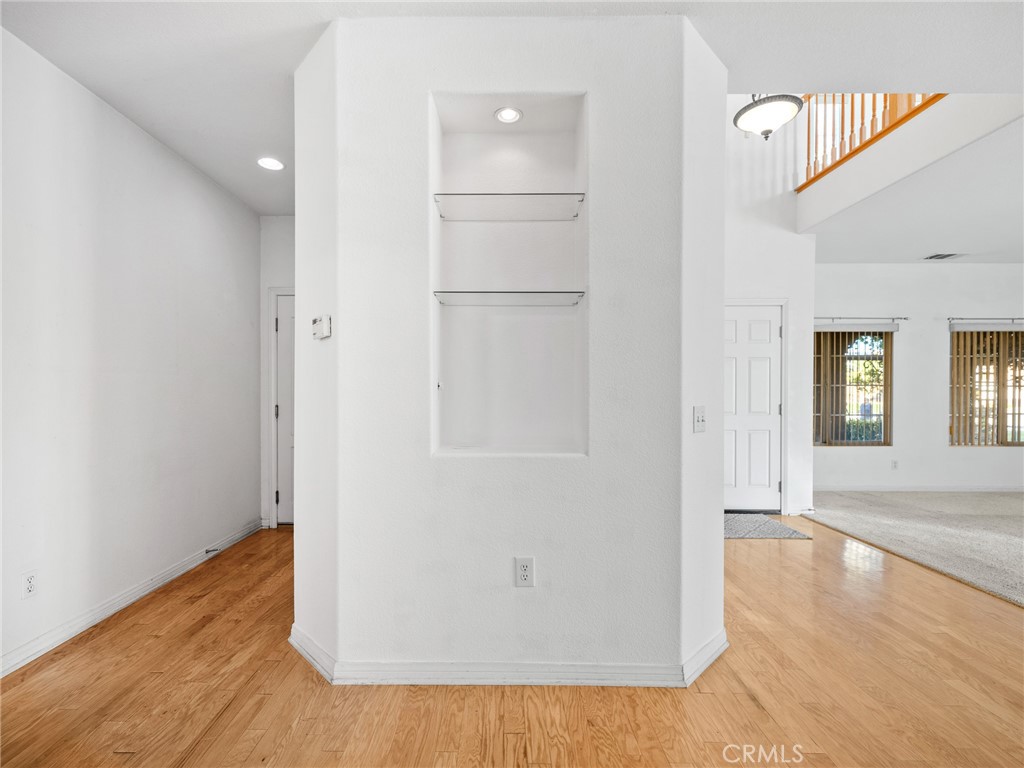 https://media.crmls.org/medias/36155b7b-fec6-4065-825a-08de4b459d42.jpg?preset=X-Large