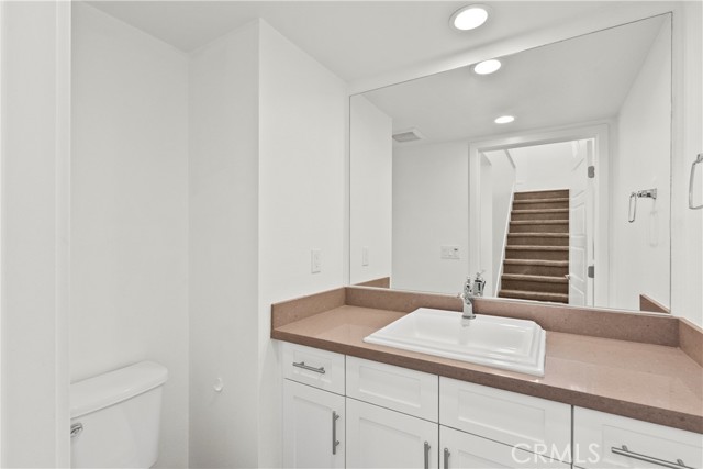 Detail Gallery Image 39 of 56 For 19542 Empire Ln, Northridge,  CA 91324 - 4 Beds | 4 Baths