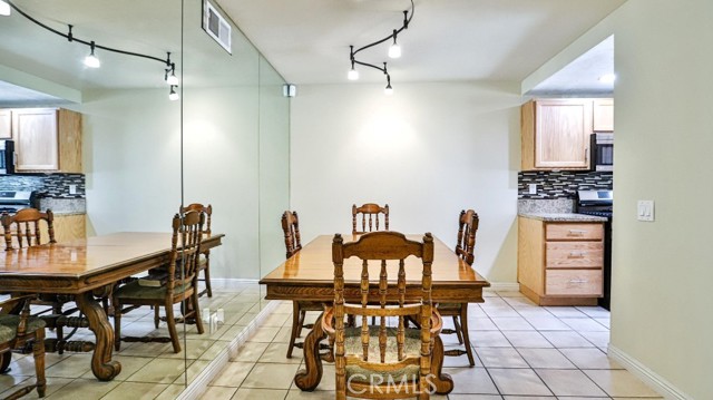 Detail Gallery Image 17 of 58 For 3538 Bottlebrush, West Covina,  CA 91792 - 2 Beds | 1/1 Baths