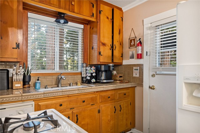 Detail Gallery Image 20 of 28 For 25576 Hi Ln, Twin Peaks,  CA 92391 - 3 Beds | 1 Baths