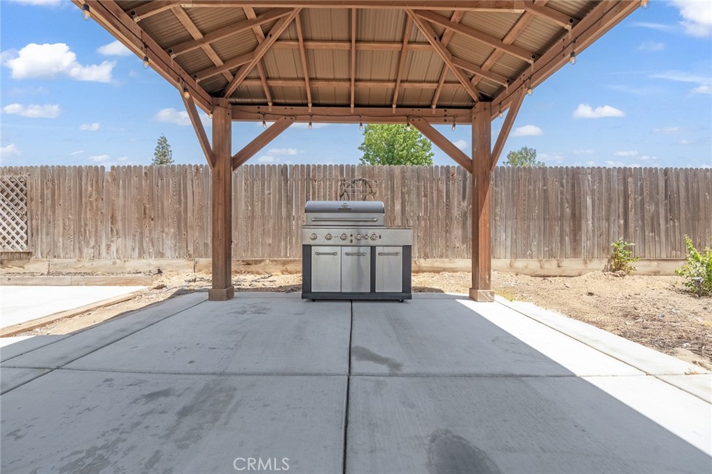 https://media.crmls.org/medias/3615cfa6-5d8e-4e9b-9c74-a082455a0c23.jpg?preset=X-Large