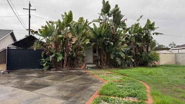 1046 E Mardina Street