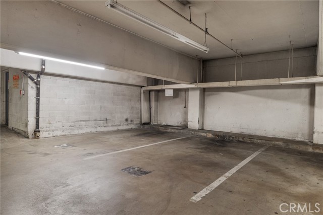 Detail Gallery Image 38 of 42 For 5339 Newcastle Ave #112,  Encino,  CA 91316 - 3 Beds | 2 Baths