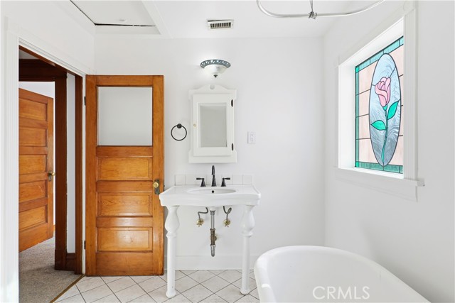 6543 Washington Avenue, Whittier CA: https://media.crmls.org/medias/36163fad-1f96-43de-acaf-5689ec2ec54b.jpg