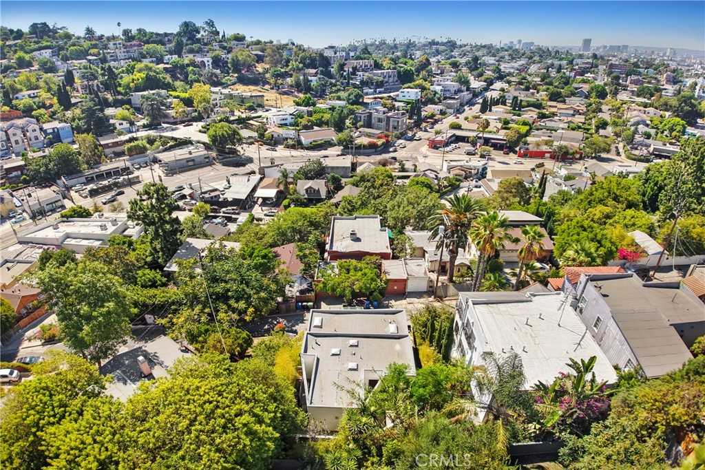 https://media.crmls.org/medias/3617b1fe-7c6b-4a1a-911d-b8f08ede7b39.jpg?preset=X-Large