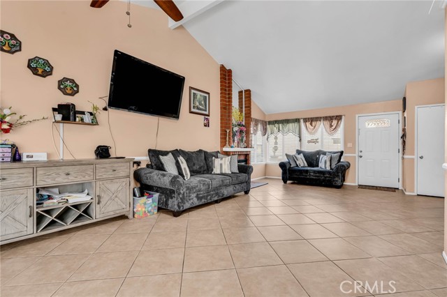 25790 Parada, Valencia CA: https://media.crmls.org/medias/3617d437-f399-4b86-911e-c2d7236fcf64.jpg