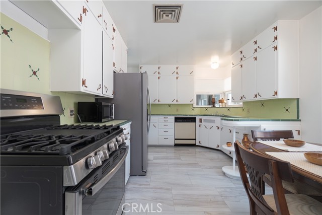 Detail Gallery Image 27 of 36 For 765 N Currier, Pomona,  CA 91768 - 2 Beds | 1 Baths