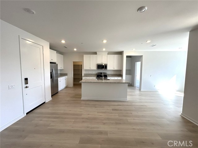 Detail Gallery Image 8 of 33 For 1000 Tangent Privado 302, Ontario,  CA 91764 - 3 Beds | 2 Baths