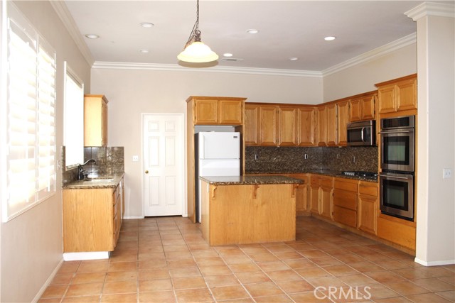 7881 Margaux Place, Rancho Cucamonga CA: https://media.crmls.org/medias/3619047a-3273-4ca3-b04e-dce923525a00.jpg