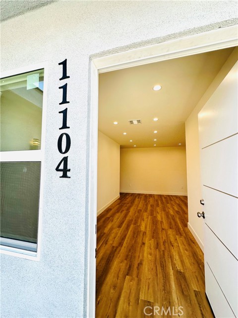 Detail Gallery Image 20 of 21 For 11104 Oxnard St, North Hollywood,  CA 91606 - 4 Beds | 3 Baths