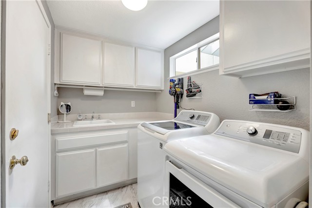 Detail Gallery Image 35 of 55 For 1916 Pine St, Huntington Beach,  CA 92648 - 4 Beds | 3 Baths