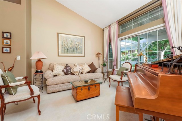 5618 Gardendale Lane, Palmdale CA: https://media.crmls.org/medias/361a8158-c79c-4b01-bb0c-f27458b38190.jpg