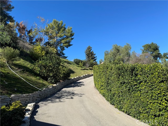 Detail Gallery Image 17 of 19 For 3 Ambar Dr, Woodland Hills,  CA 91364 - – Beds | – Baths