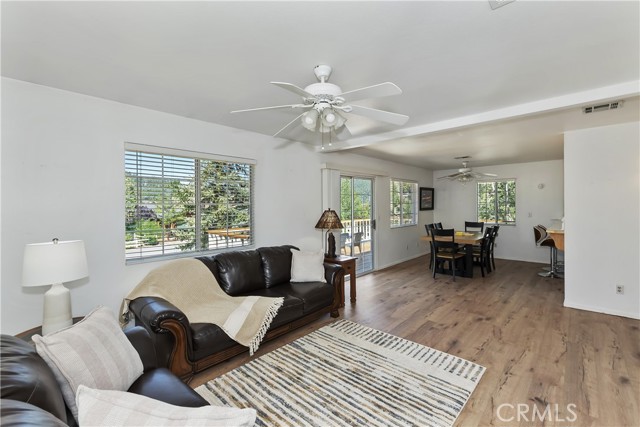 747 Boulder Bay, Big Bear Lake CA: https://media.crmls.org/medias/361adc4c-59e5-43c6-90c3-4b897df6d15f.jpg