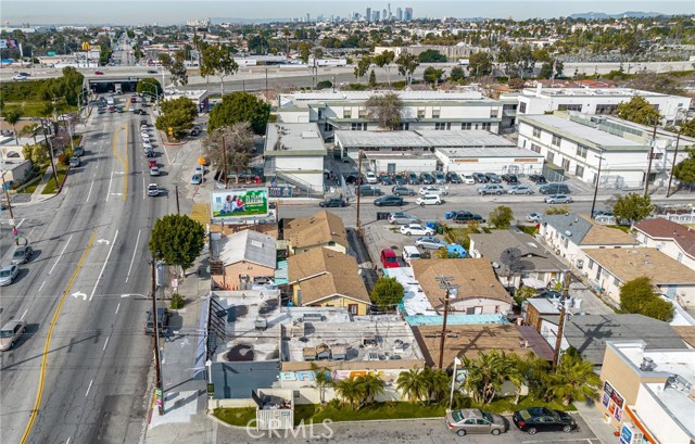 4611 E Olympic Boulevard, East Los Angeles, California 90022, ,Commercial Sale,For Sale,4611 E Olympic Boulevard,CRPW23019013