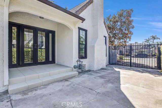 2327 Bonnie Brae, Santa Ana CA: https://media.crmls.org/medias/361bd19f-1622-427a-8a4a-0598f05a116f.jpg