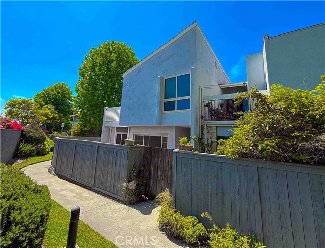 623 Lakeview Lane, Costa Mesa CA: https://media.crmls.org/medias/361bdc52-93b9-4f42-85f5-7bfc4bf95a1f.jpg