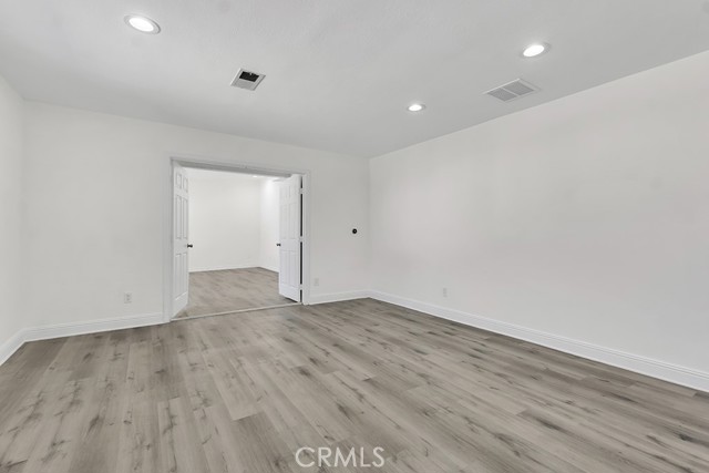 5434 Sylvia Avenue, Tarzana CA: https://media.crmls.org/medias/361cb79a-4e41-4684-ad66-1109a6fdce8b.jpg