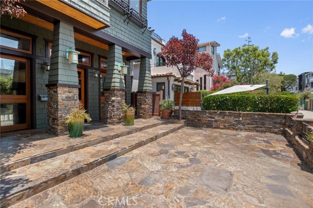 401 8th Street, Manhattan Beach CA: https://media.crmls.org/medias/361d02f0-5934-4cfd-80b3-a3935376b070.jpg