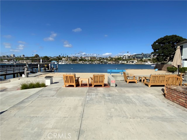 Detail Gallery Image 5 of 57 For 2137 Channel Rd, Newport Beach,  CA 92661 - 4 Beds | 2/1 Baths