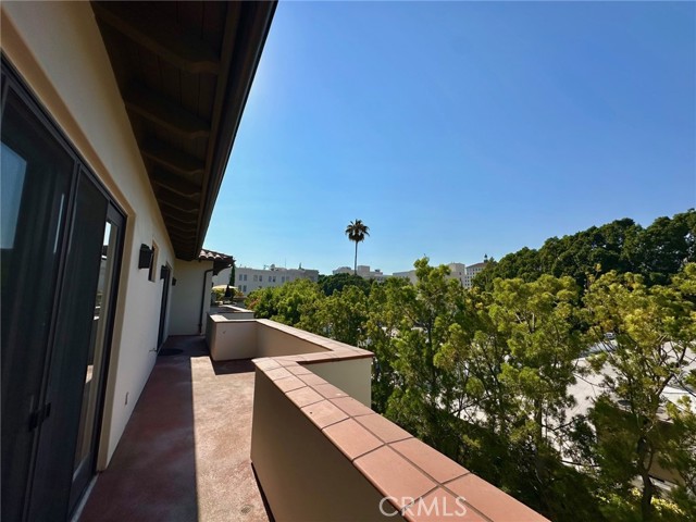 Detail Gallery Image 24 of 31 For 108 S El Molino Ave #302,  Pasadena,  CA 91101 - 3 Beds | 2/1 Baths