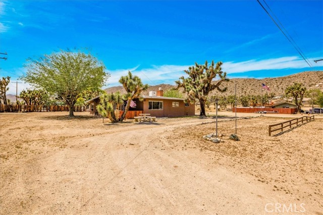 Detail Gallery Image 4 of 54 For 6922 Grand Ave, Yucca Valley,  CA 92284 - 3 Beds | 2 Baths