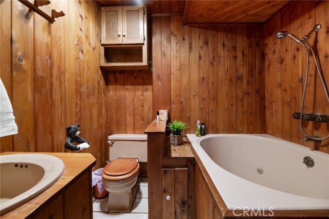 Detail Gallery Image 7 of 16 For 400 Shakespeare Ln, –,  CA 92314 - 3 Beds | 3 Baths
