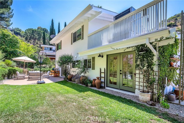 17152 Escalon Drive, Encino CA: https://media.crmls.org/medias/361e2008-8104-49a8-ab32-101722163f14.jpg
