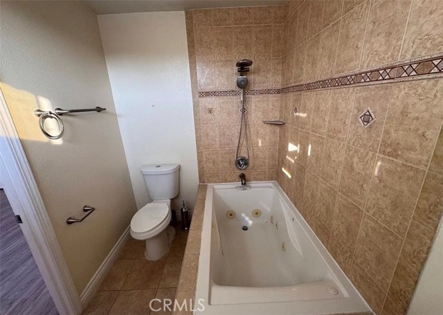 Detail Gallery Image 12 of 16 For 13243 Vanowen #5,  North Hollywood,  CA 91605 - 2 Beds | 3 Baths