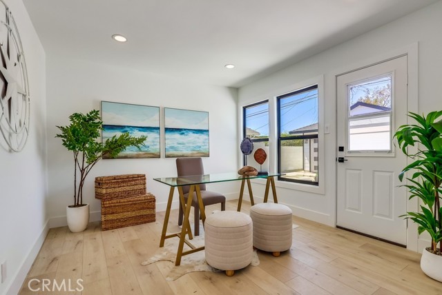 2103 Roxanne Avenue, Long Beach CA: https://media.crmls.org/medias/361f8a5f-758f-49be-8778-5315554775bc.jpg