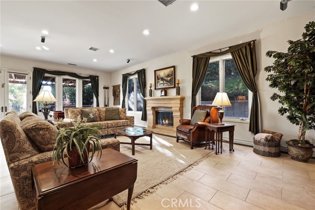 Detail Gallery Image 11 of 75 For 1731 Vista Lomitas, Fullerton,  CA 92831 - 5 Beds | 5/1 Baths