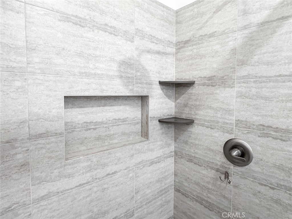 https://media.crmls.org/medias/3620c368-19b5-452b-a41e-a2c902576d94.jpg?preset=X-Large