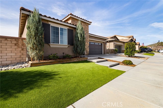 Detail Gallery Image 4 of 73 For 29807 Saddle Ranch Pl, Menifee,  CA 92584 - 4 Beds | 2 Baths