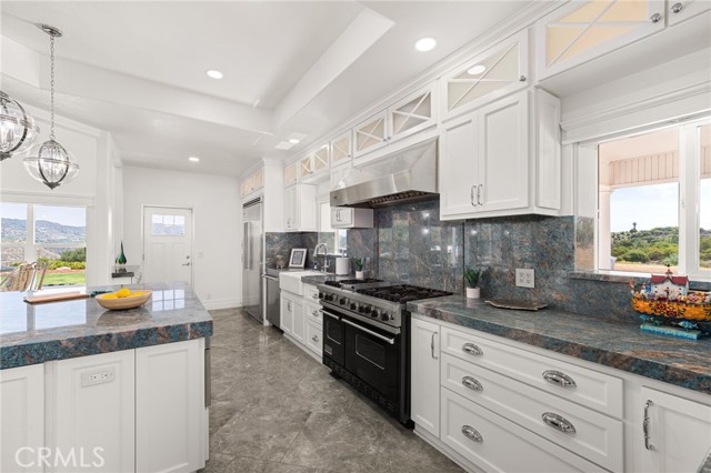 Detail Gallery Image 17 of 75 For 22252 Monte Rancho Dr, Temecula,  CA 92590 - 4 Beds | 4 Baths