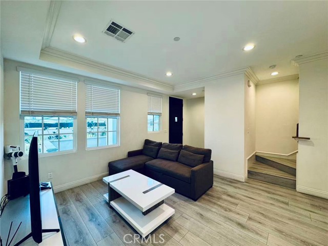 Detail Gallery Image 10 of 34 For 118 N Allen Ave. #4,  Pasadena,  CA 91106 - 3 Beds | 3 Baths