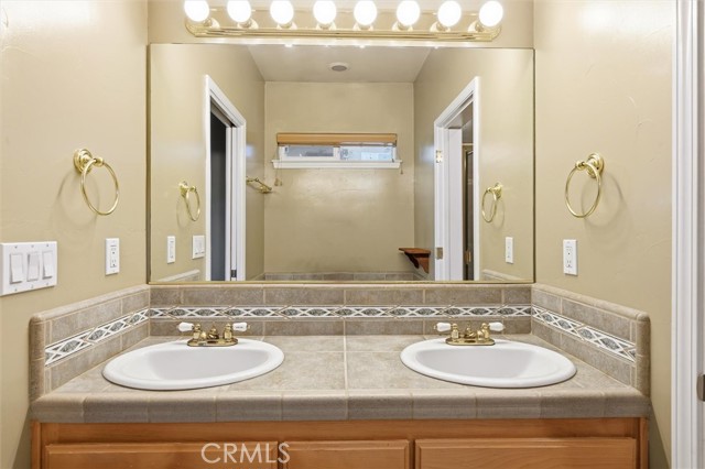 3856 Orillas Way, Atascadero CA: https://media.crmls.org/medias/36236149-2ed9-42ec-984c-e1574ea4b54f.jpg