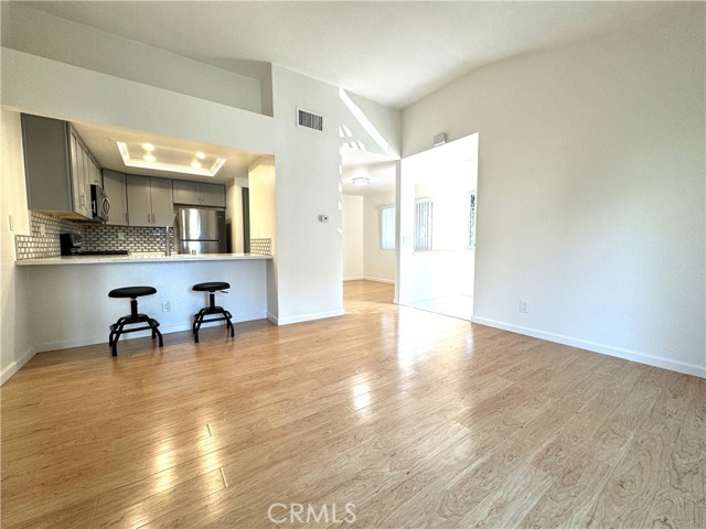 Detail Gallery Image 15 of 53 For 3515 W Stonepine #D,  Anaheim,  CA 92804 - 1 Beds | 1 Baths