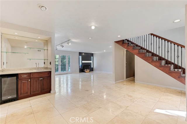 Detail Gallery Image 4 of 46 For 22781 Macfarlane Dr, Woodland Hills,  CA 91364 - 3 Beds | 3/1 Baths