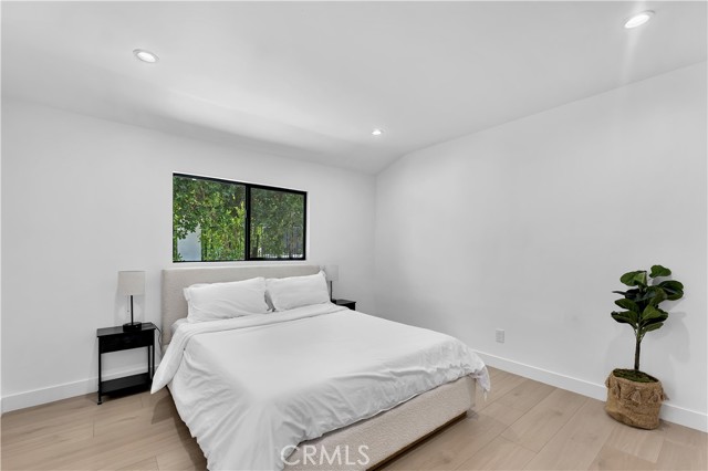 Detail Gallery Image 36 of 55 For 17072 Oak View Dr, Encino,  CA 91436 - 4 Beds | 3 Baths