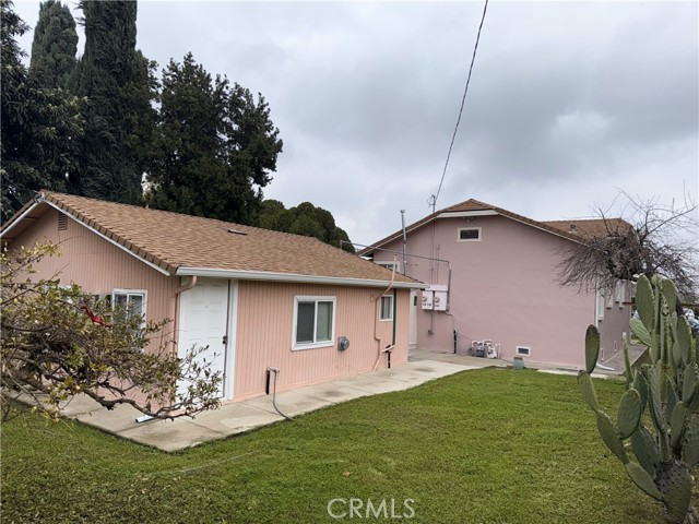 1610 Basler, Sacramento CA: https://media.crmls.org/medias/3624bcb7-8372-473d-9ef0-db69b0571c2d.jpg