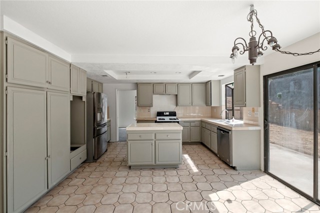 Detail Gallery Image 20 of 46 For 24735 Thornberry Cir, Moreno Valley,  CA 92557 - 5 Beds | 3 Baths