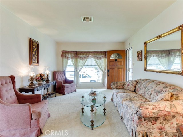 Detail Gallery Image 6 of 39 For 4856 Lomina Ave, Lakewood,  CA 90713 - 3 Beds | 1 Baths