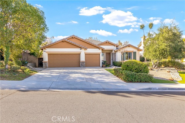 Detail Gallery Image 2 of 47 For 31335 Shadow Ridge Dr, Menifee,  CA 92584 - 4 Beds | 2/1 Baths