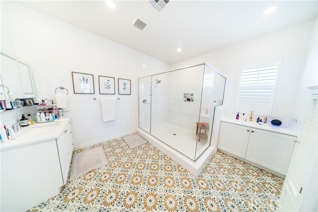 Detail Gallery Image 12 of 31 For 151 Sash, Irvine,  CA 92618 - 4 Beds | 3/1 Baths