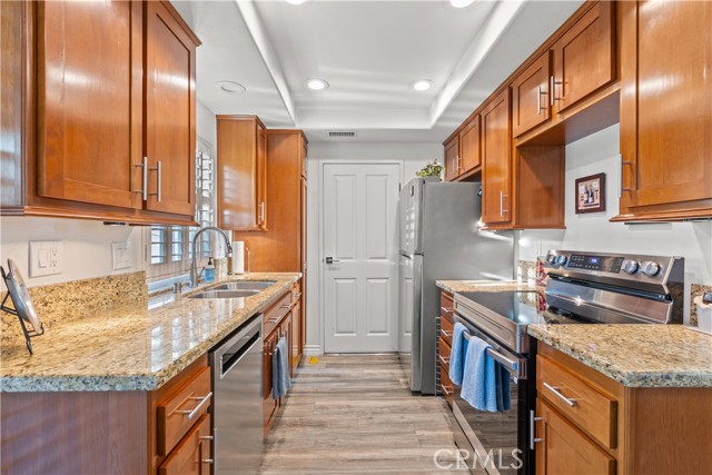 Detail Gallery Image 7 of 26 For 16869 Donwest, Tustin,  CA 92780 - 2 Beds | 1/1 Baths