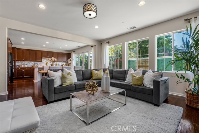 54 Revell Circle, Buena Park CA: https://media.crmls.org/medias/36279705-e40a-4a29-8ea3-ff822eb2010c.jpg
