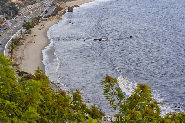 Detail Gallery Image 4 of 55 For 18300 Coastline Dr, Malibu,  CA 90265 - 4 Beds | 4 Baths