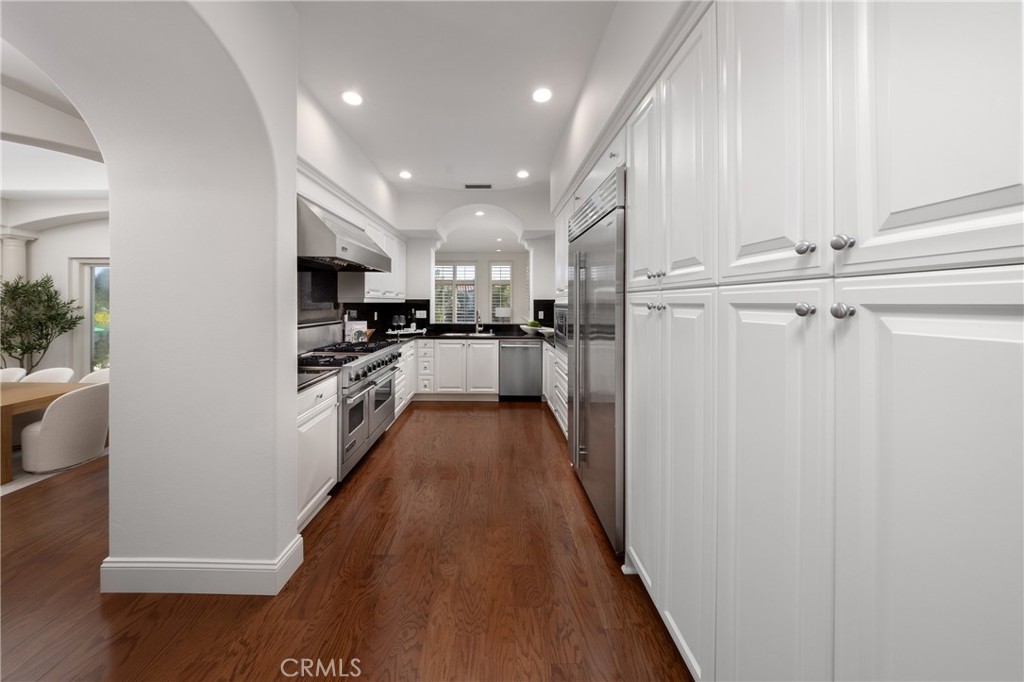 https://media.crmls.org/medias/36289b34-7091-4de2-bff8-bed046485190.jpg?preset=X-Large