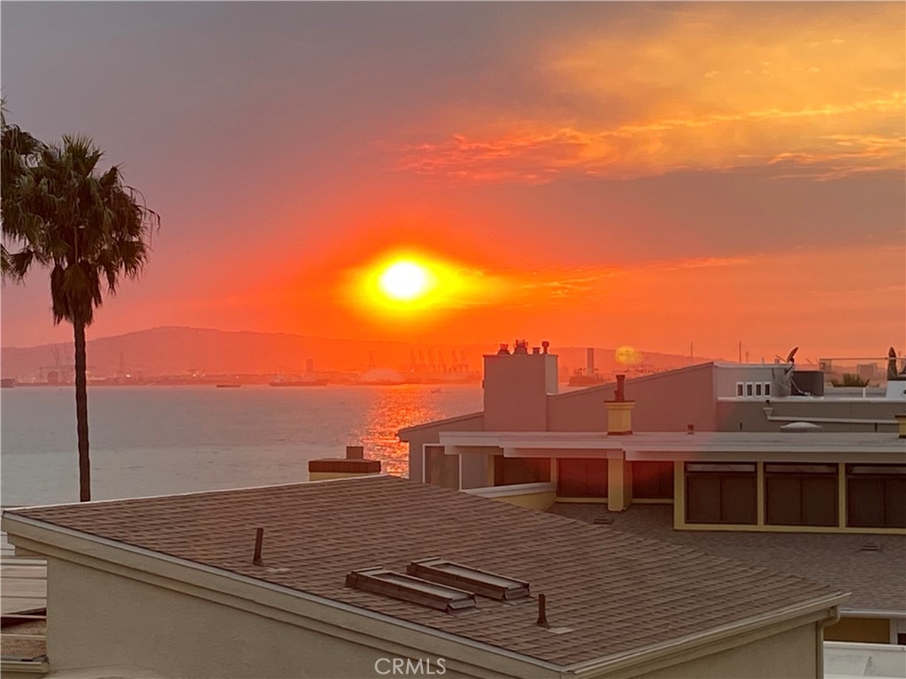 https://media.crmls.org/medias/36289fd8-95a6-41e0-8b7b-d41e68ddd7f4.jpg?preset=X-Large